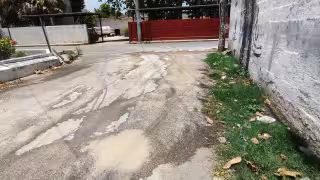 Tres fugas de agua afectan a Nunkiní y dañan calles