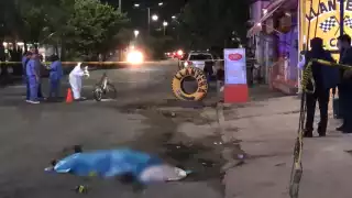 Según testigos el automóvil era un Sedán color blanco que se dio a la fuga