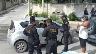 Elementos policiales arribaron al lugar, tras el reporte que hizo un vecino