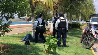 El motociclista perdió el control de su unidad hasta terminar en el pavimento
