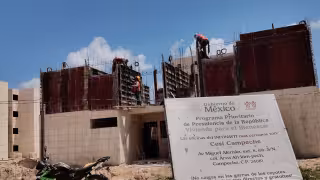 Huye encargado con 400 mil pesos en Calkiní