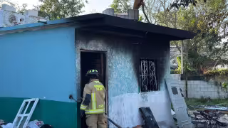 Bomberos iniciaron maniobras para controlar y sofocar el incendio