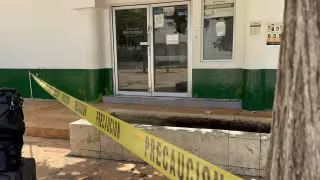 Policía Estatal asegura a hombre tras daños en sucursal bancaria