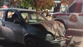 Aparatoso accidente vehicular en avenida La King deja varios lesionados y cuantiosos daños en Quintana Roo