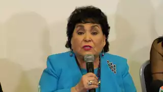 Carmen Salinas tuvo que ser trasladada de emergencia a un hospital de la Ciudad de México, luego de haber sufrido un derrame cerebral en su casa.