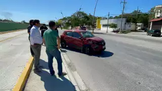 Explota llanta y vehículo termina en el corralón tras accidente en Campeche