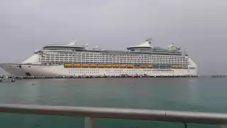 El transatlántico es el primer crucero que llega a Cozumel tras un año sin recibir estas embarcaciones