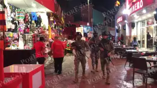 Elementos de la Secretaría de la Defensa Nacional recorren la Zona Hotelera de Cancún
