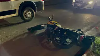 Motociclista resulta herido al derrapar en la colonia San Rafael de Campeche
