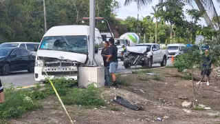 Choque por alcance deja dos turistas ingleses lesionados en la carretera federal 307