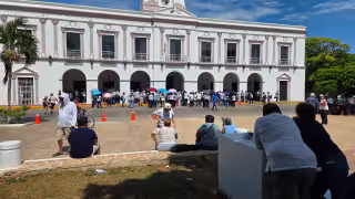Protestan sindicatos del Ayuntamiento de Progreso; exigen aumento salarial y mejoras laborales