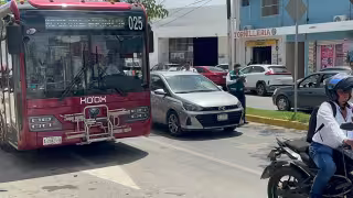 Conductor distraído provoca choque en avenida de Campeche