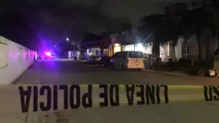 Elementos de Seguridad Pública se presentaron a la zona en donde aseguraron una bodega con partes de motocicletas. Foto: Por Esto!