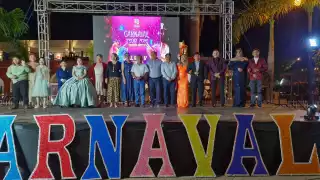 Presentan la cartelera y los soberanos del Carnaval de Tekax 2026