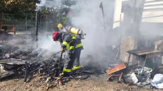 Incendio consume una palapa en la colonia Centro y moviliza a Bomberos de Playa del Carmen