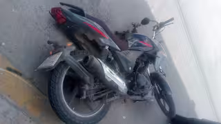 Camioneta provoca accidente al no respetar alto en Seybaplaya.