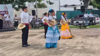 La tradición campechana luce en homenaje realizado en Champotón