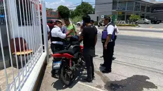El conductor dio vuelta en U en un área donde no debía