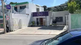 El hombre amenazó a la empleada con un cuchillo