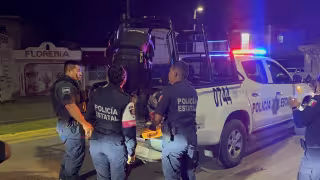 La Policía Estatal detuvo a un sujeto intoxicado por generar múltiples disturbios en la avenida Colosio.