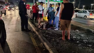 Motociclista ebrio provoca accidente en Cancún; su acompañante resulta lesionada
