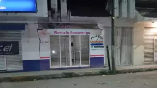 Detienen a presunto ladrón en el interior de la florería Escárcega en Campeche