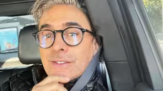 Adal Ramones objeto de burla por conductores de "Hoy"