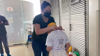 ¡Valentina lo logró! Tras seis quimioterapias, toca la campana contra el cáncer en Yucatán