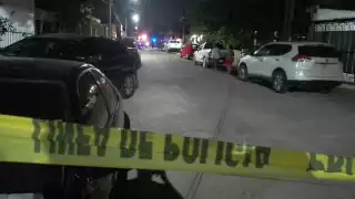 Los responsables de matar a cuatro hombres el pasado martes llegaron a bordo de un auto y una moto