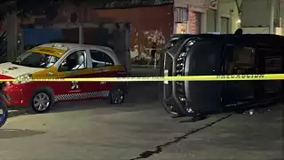 Uniformados solicitaron la presencia de una grúa para que removiera el vehículo