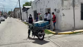 Elementos de la Policía Estatal y vecinos del sector reaccionaron de inmediato para abanderar la zona