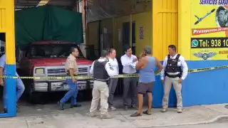 Autoridades judiciales ejecutaron un desalojo en el taller “Polo Transmisiones” en la colonia Francisco I. Madero, Ciudad del Carmen.