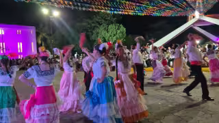Una fiesta multicolor y llena de alegría se vivió en el cierre de la Campechanidad.