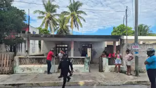 Se derrumba el techo de una casa en Chelem; hay una niña hospitalizada