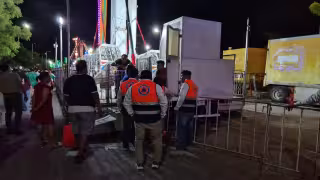 Clausuran juego mecánico tras conato de incendio en la Feria de San Román en Campeche