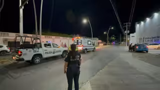 Conductor embiste a una familia que viajaba en moto en las calles de Campeche