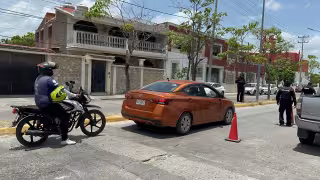 La Policía Estatal implementó un filtro de revisión vehicular en Campeche.