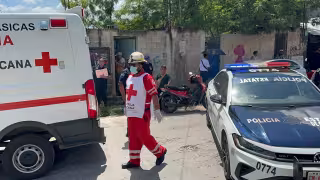 Camioneta se vuela el alto y deja lesionado a motociclista en la colonia Granjas, Campeche