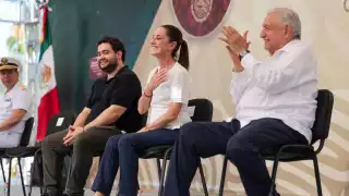 Claudia Sheinbaum y AMLO en Guaymas, Sonora
