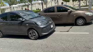 Choque entre vehículo particular y tractocamión deja una mujer lesionada y cuantiosos daños materiales