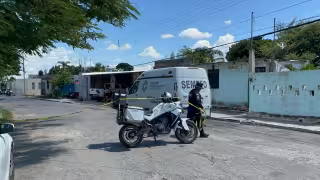 Sujetos en motocicletas asesinan a balazos a un hombre en Jardines de la Fregada, Campeche