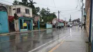 Remanentes del Huracán Erick dejan  lluvias en Escárcega; Secretaria de Educación suspende clases