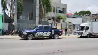 La cuadrilla de empleados que están levantando el censo habitacional, para la entrega de su verdadero título de propiedad