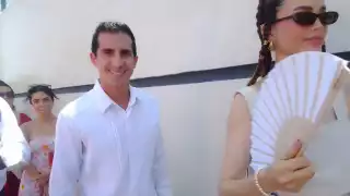 Entre gritos de ¡fuera!, reciben a Rommel Pacheco en la casilla donde acudió a votar: VIDEO 