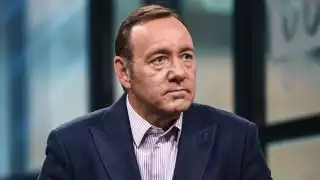 Kevin Spacey tendrá que enfrentar cuatro cargos por agresión sexual a tres hombres en Reino Unido