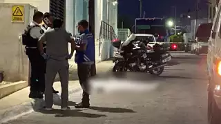 El cuerpo del hombre quedó tendido en la vía pública