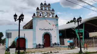 Peligro en Calkiní: Feligreses temen colapso del campanario de la parroquia de la Concepción