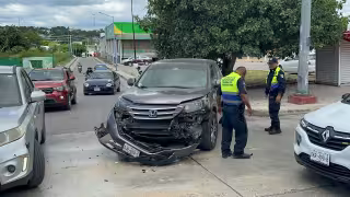 Choque en la antigua carretera a Mérida deja una mujer lesionada en Campeche