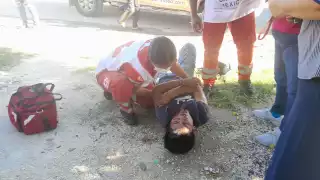 Paramédicos brindaron primeros auxilios al herido