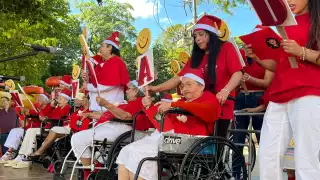 Abuelitos de Mérida celebran concurso de villancicos